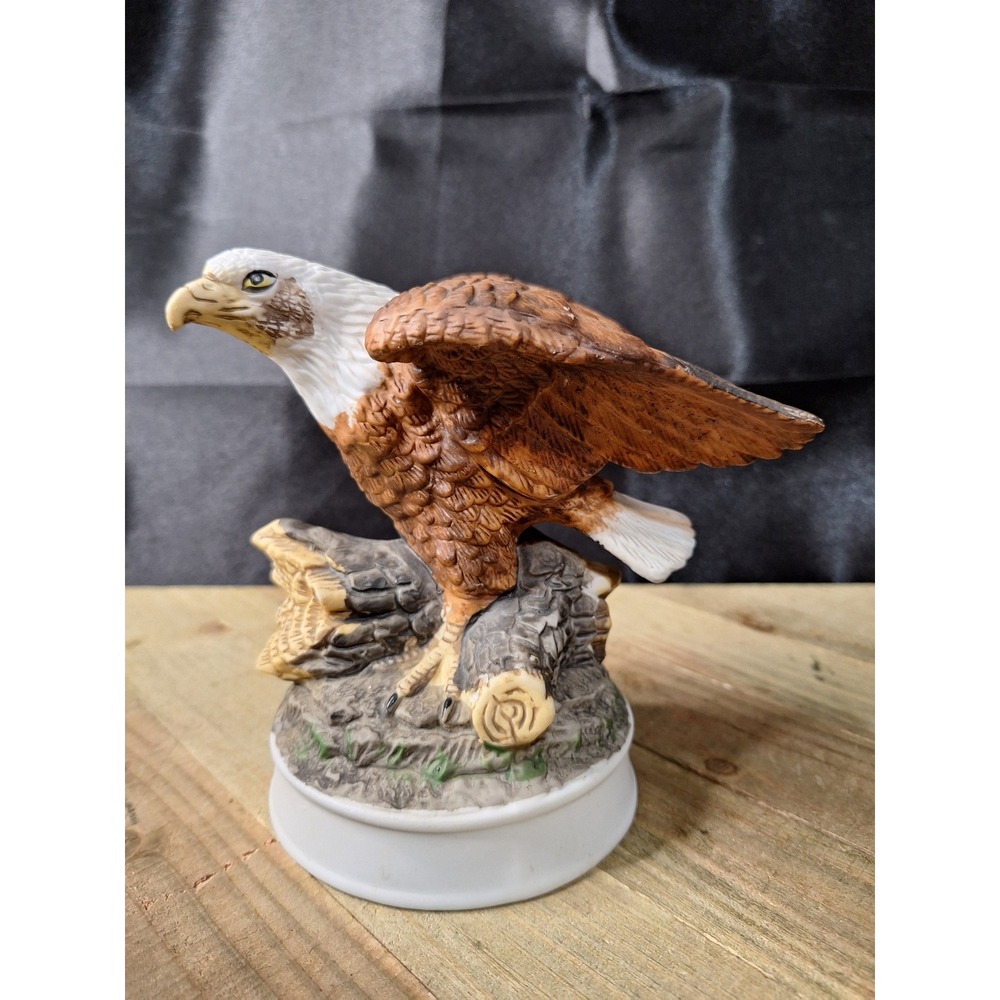 Royal Heritage Americana - Birds in Flight - Bald Eagle‎ Figurine Limited Series